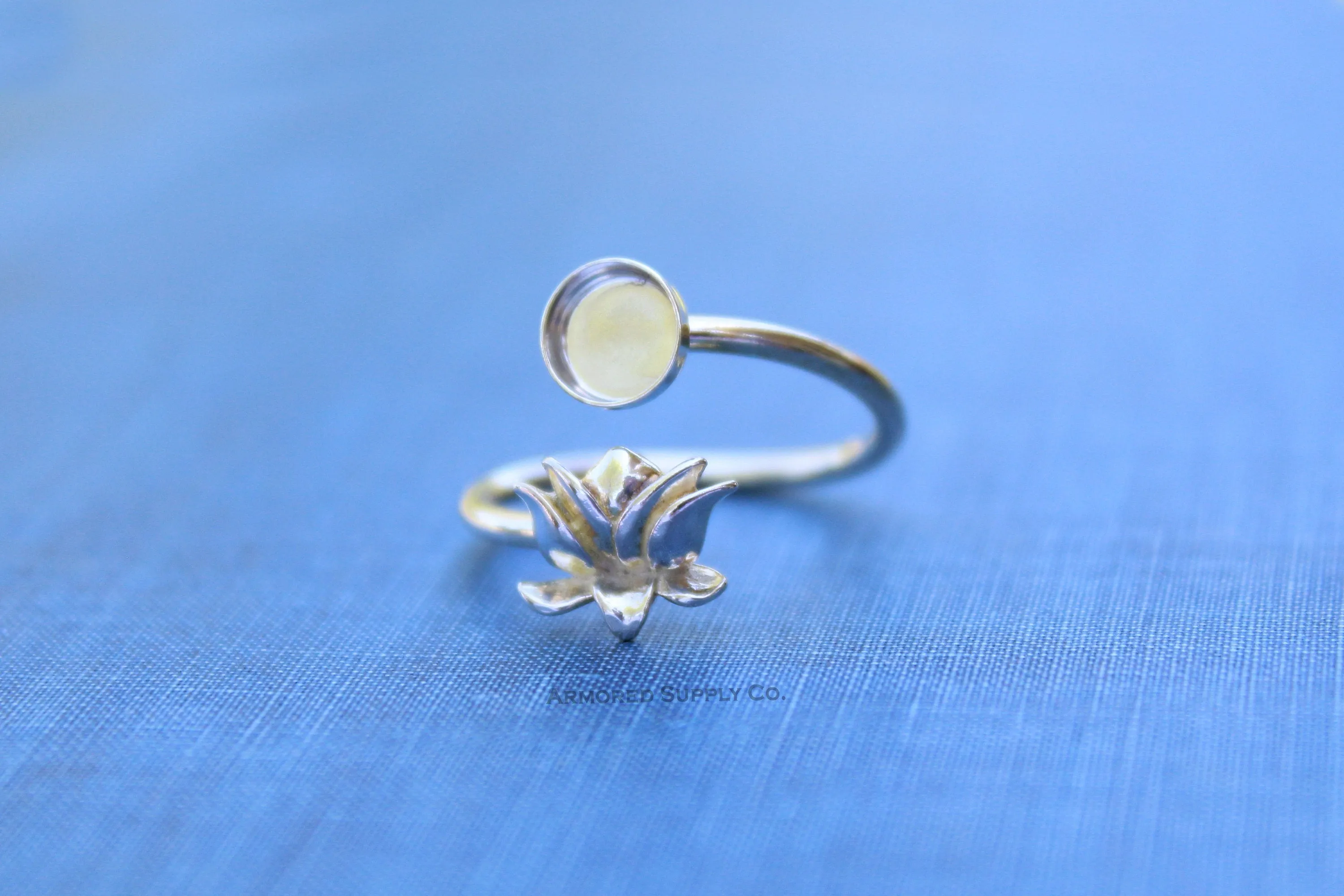 4mm Silver Lotus Flower Wrap Bypass Adjustable Bezel Ring blank