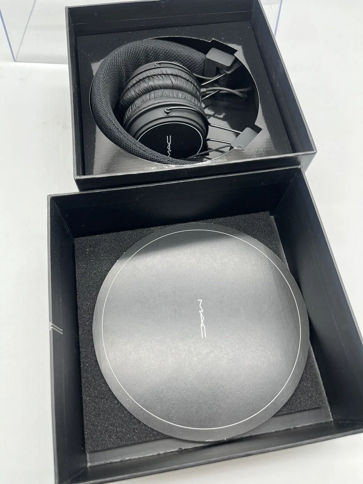 BNIB Mac Employee Headphones Limited Edition Collectors Rare￼