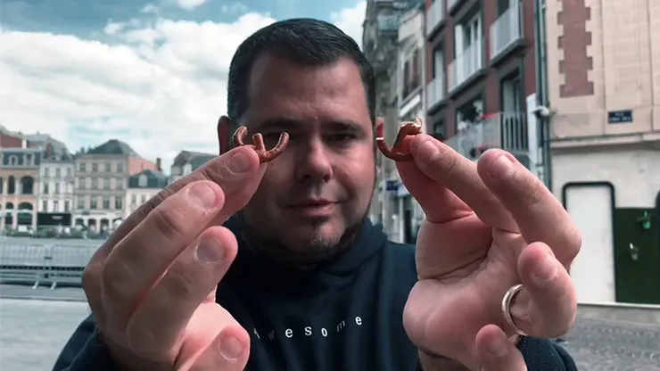 BRETZELS (Gimmick and Online Instructions) by Mickael Chatelain