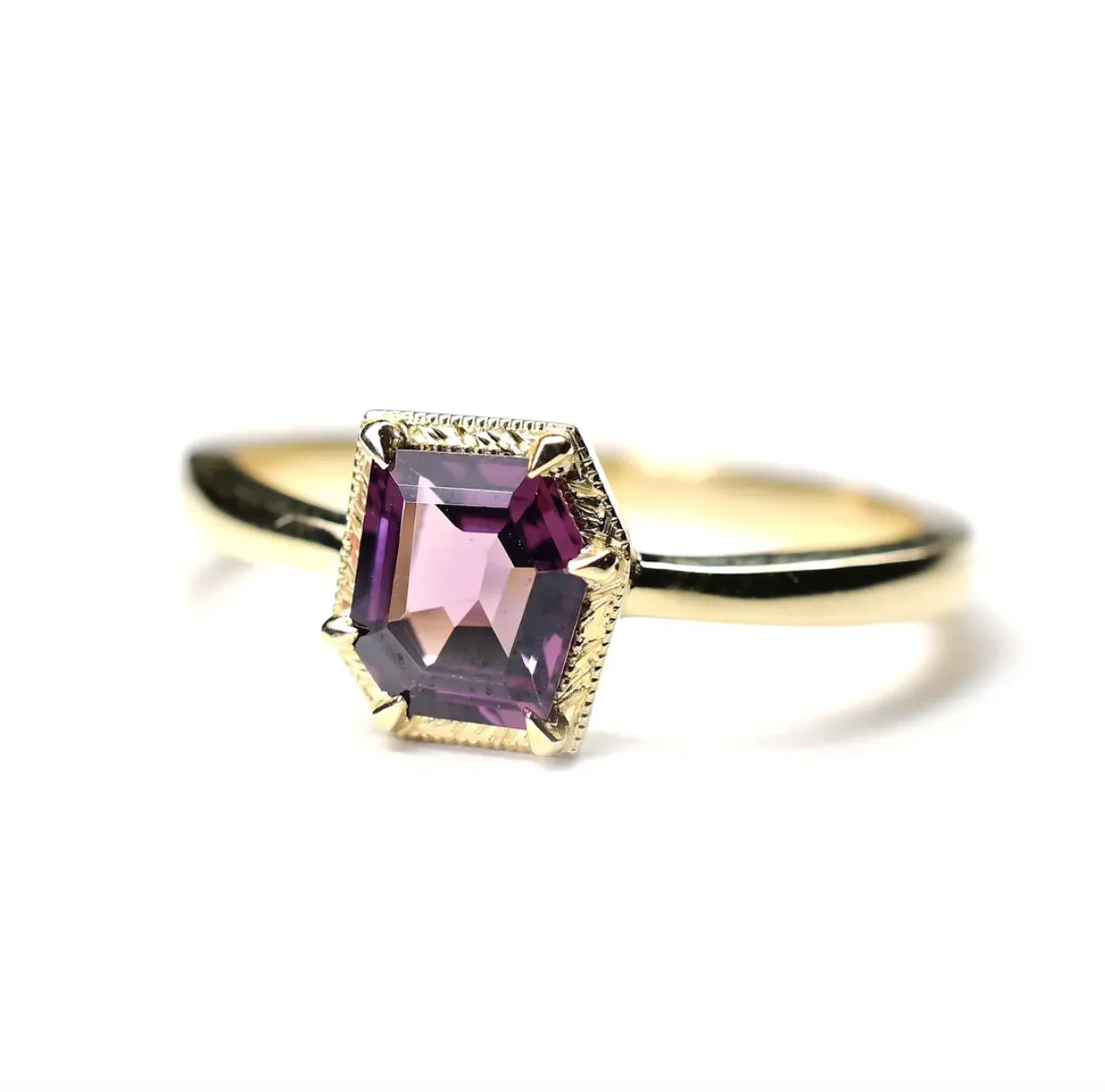 Fancy Purple Spinel Solitaire