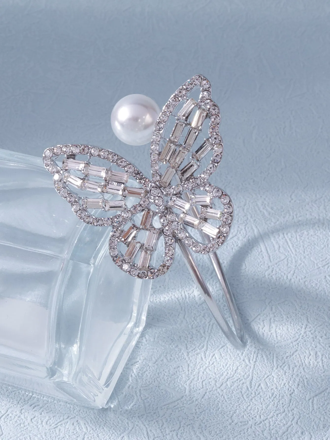 Faux Pearl & Butterfly Decor Bracelet - Silver