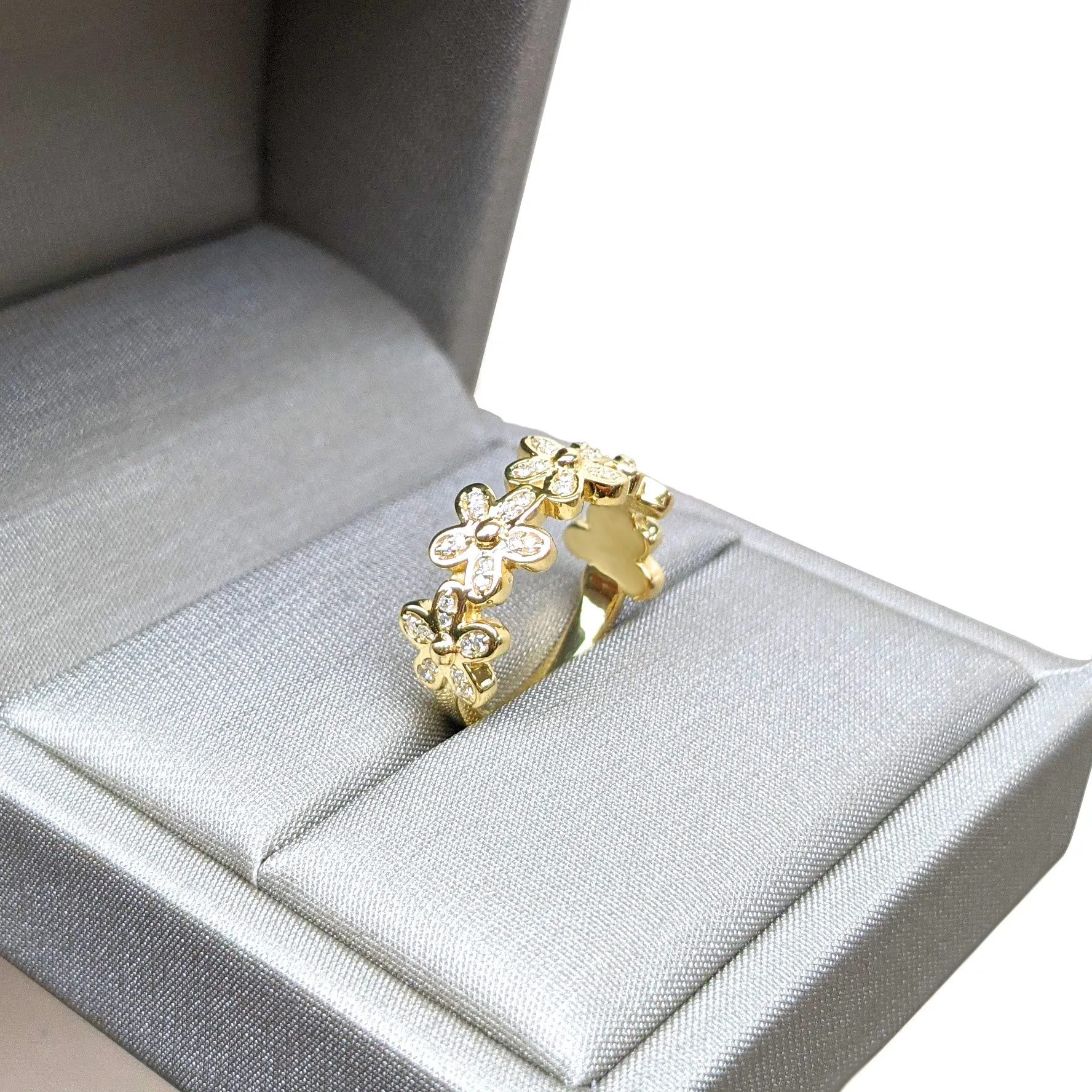 Flower Design Round Diamond Anniversary Ring