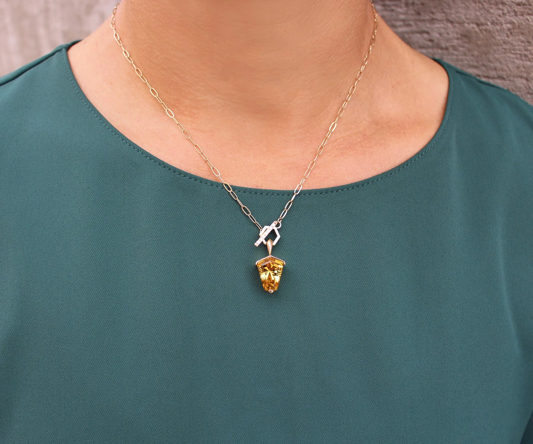 Golden Beryl Diamond Toggle Gold Necklace