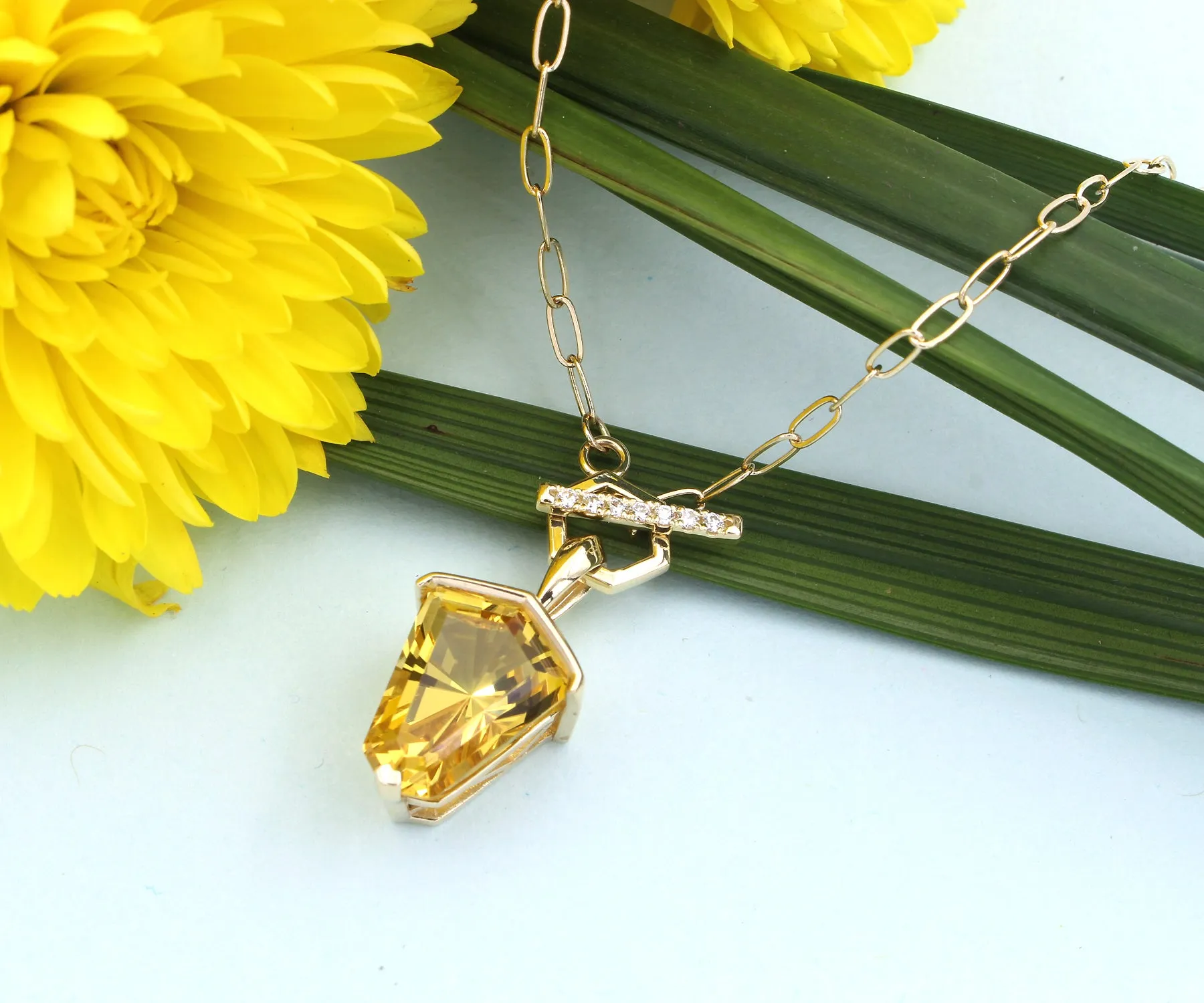 Golden Beryl Diamond Toggle Gold Necklace