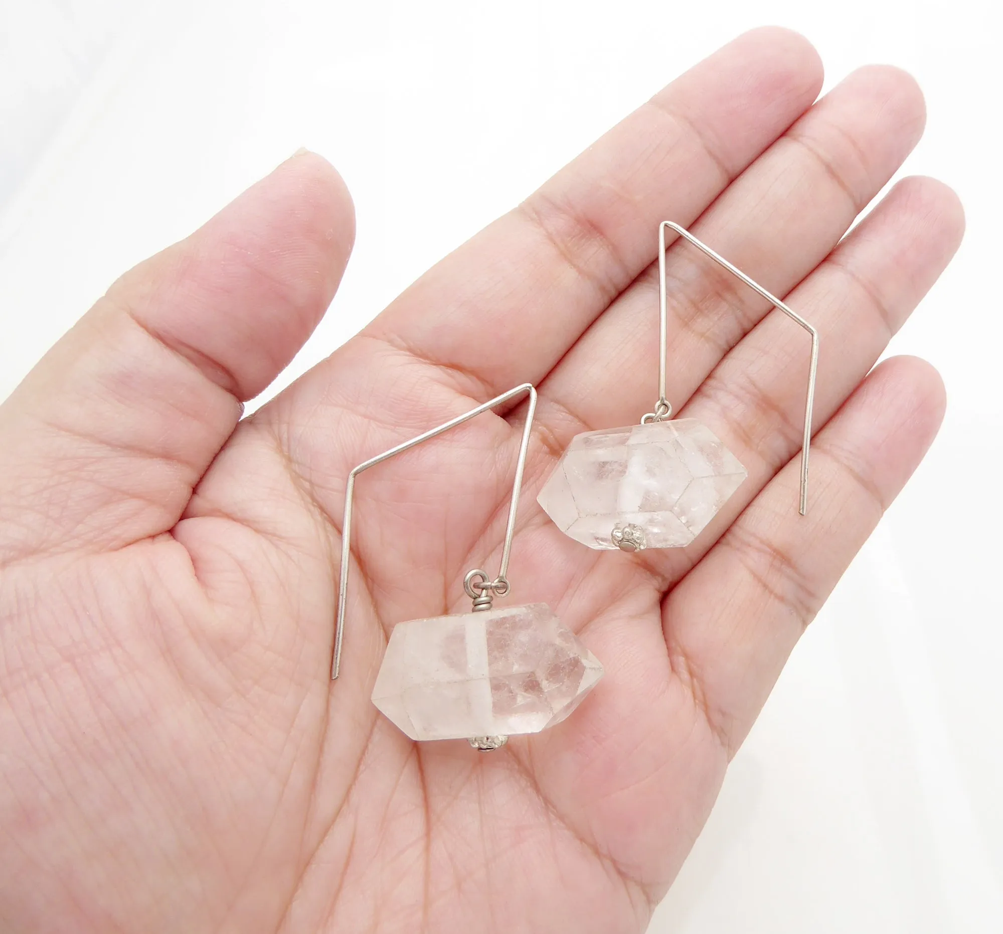 Quartz geometric wire earrings