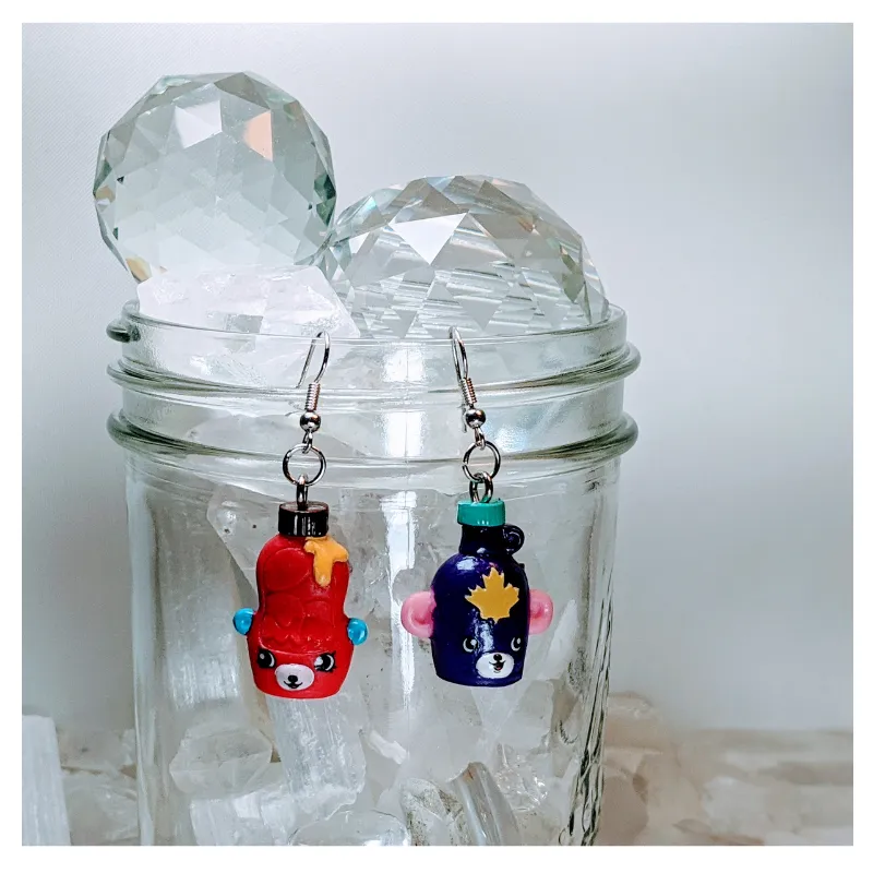 Sweet Sweet Friends Earrings | Strawbphiazbling