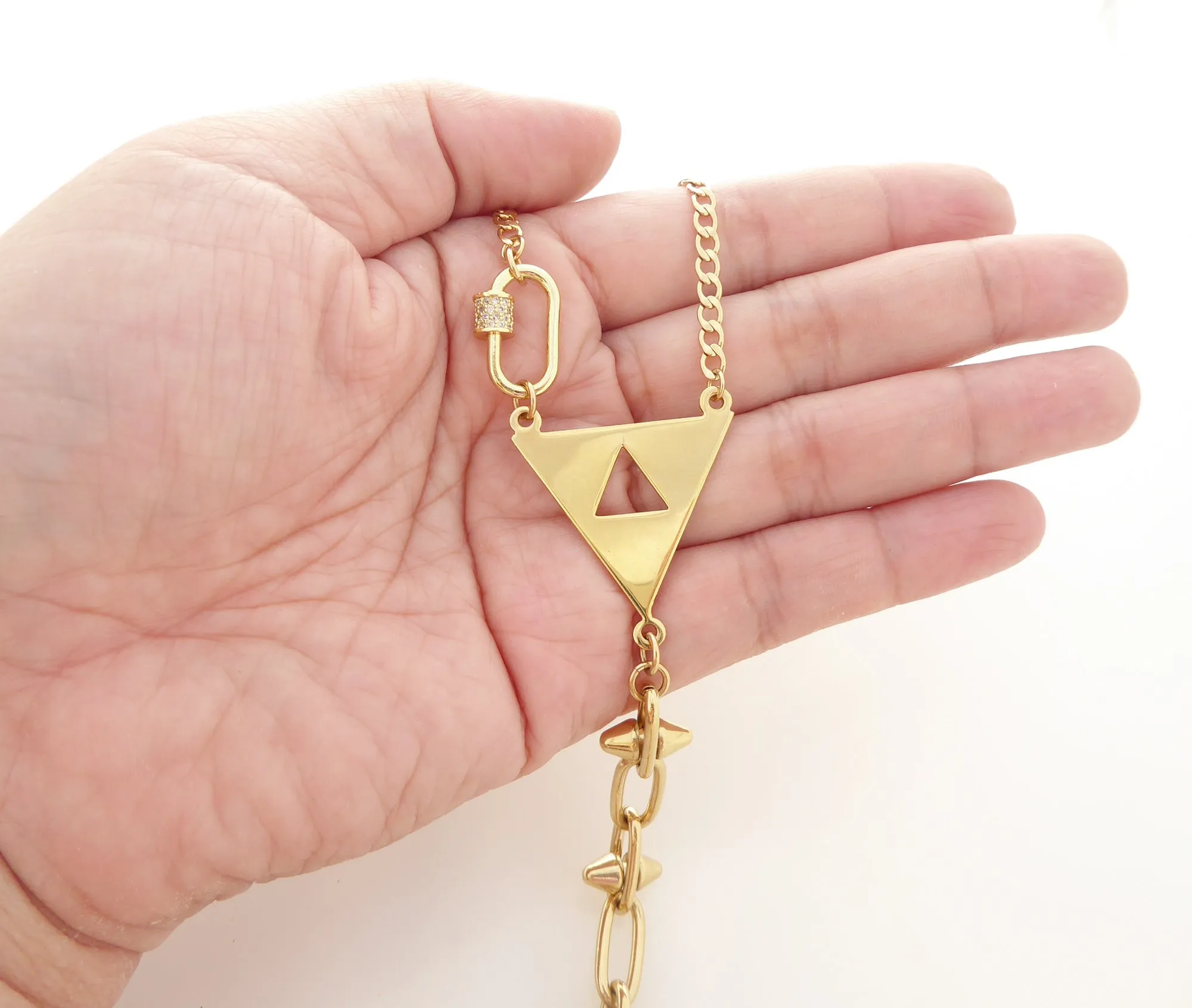 Triangular spike necklace